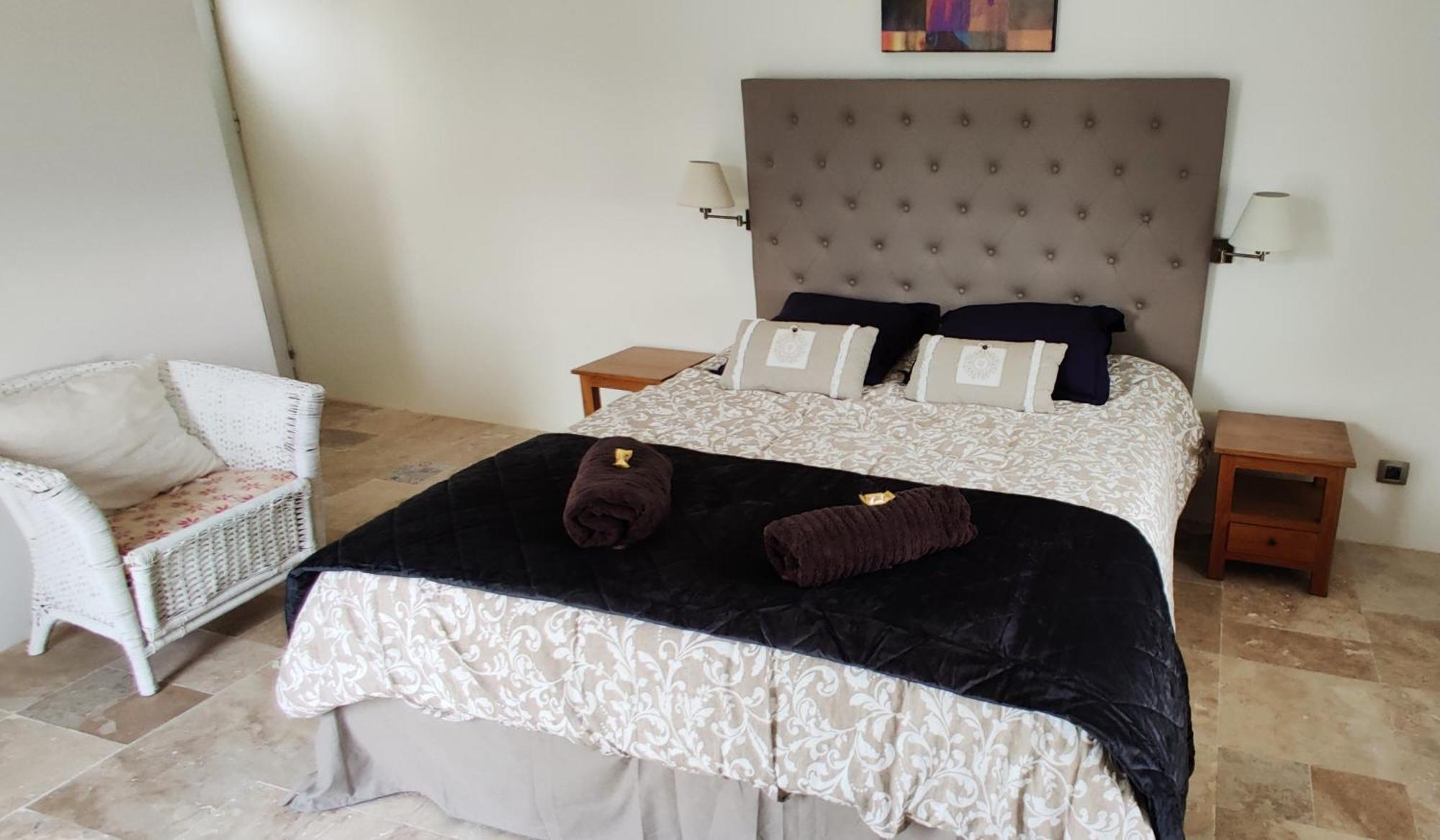 Chambre Cosy Avec Terrasse Sur La Colline Boisee, Parking Prive, Jardin, Calme, Climatisation, 10 Mn Pont Du Gard Num7 Рошфор-дю-Гар Екстериор снимка